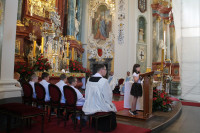  WYCIECZKA DZIECI KOMUNIJNYCH DO SANKTUARIUM MARYJNEGO NA ŚW GÓRĘ DO GOSTYNIA 