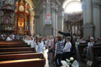  WYCIECZKA DZIECI KOMUNIJNYCH DO SANKTUARIUM MARYJNEGO NA ŚW GÓRĘ DO GOSTYNIA 
