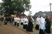  MSZA ŚW ODUSTOWA KU CZCI ŚW ROCHA ODPRAWIŁ KS. BISKUP ZDZISŁAW FORTUNIAK W 40 ROCZNICĘ SAKRY BISKUPIEJ 