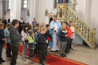  PAŹDZIERNIK MIESIĄCEM RÓŻAŃCA NABOŻEŃSTWO RÓŻAŃCOWE Z UDZIAŁEM DZIECI 