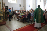 GOŚCINNIE PODCZAS MSZY ŚW ODWIEDZIŁ NAS p. WOJTEK SZOLKA OPOWIADAJĄC O SWOIM POBYCIE W CZADZIE 