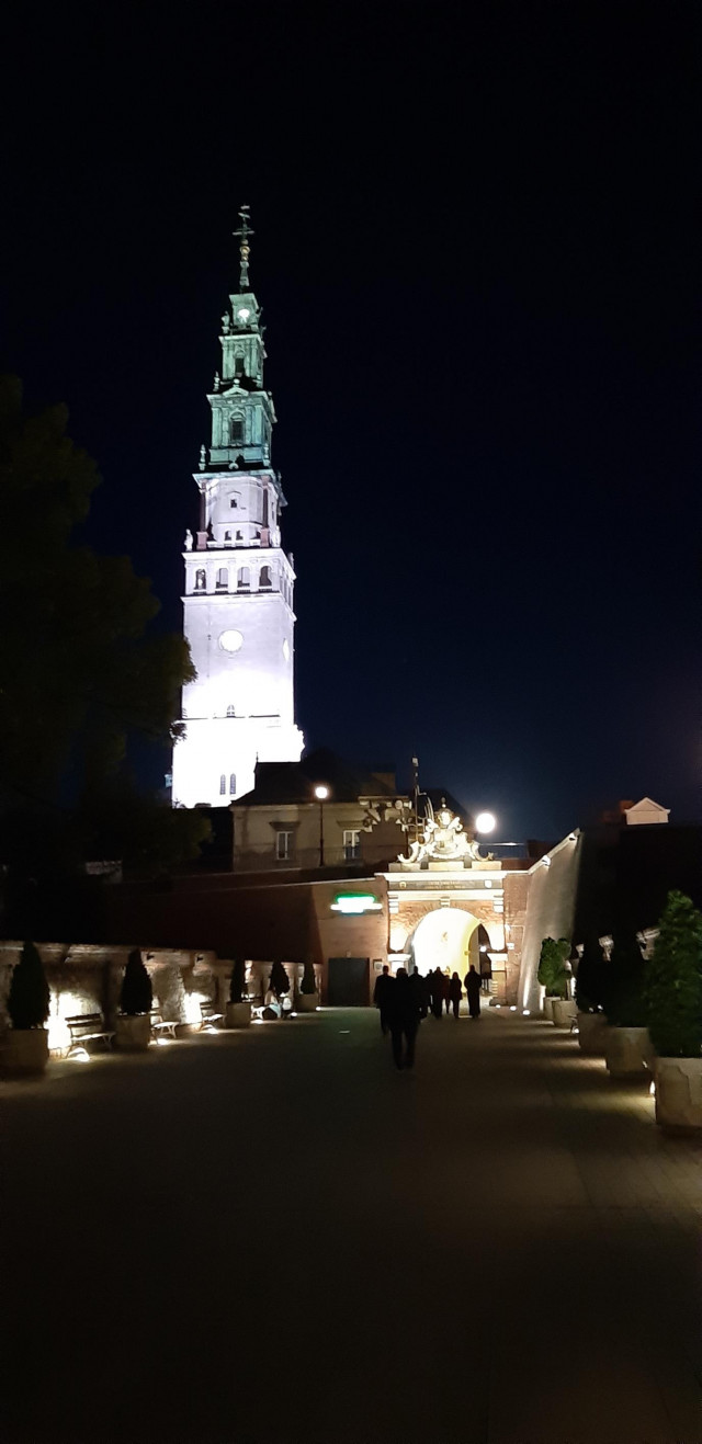 PIELGRZYMKA DO CZESTOCHOWY NA JASNĄ GÓRĘ I SANKTUARIUM MATKI BOŻEJ  W GIDLACH