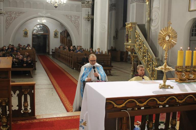 PAŹDZIERNIK MIESIACEM NABOŻEŃSTW RÓŻAŃCOWYCH