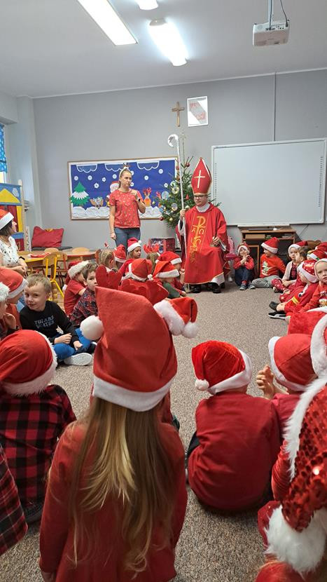 ŚW MIKOŁAJ U PRZEDSZKOLAKÓW