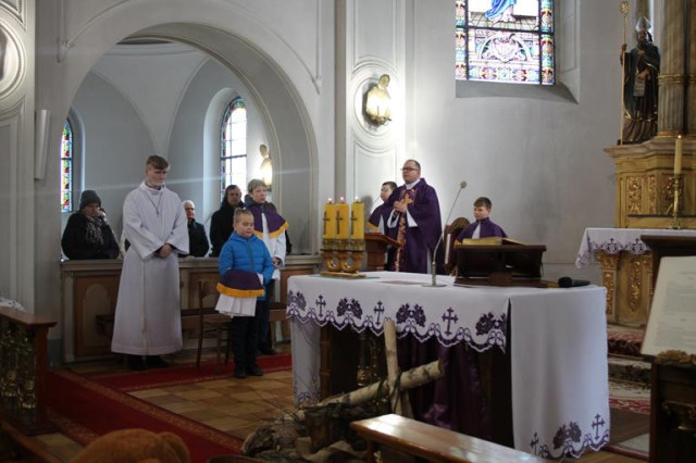 OBŁÓCZYNY PRZYJĘCIE NOWEGO MINISTRANTA