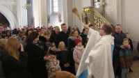  POŚWIĘCENIE MEDALIKÓW DZIECIOM PIERWSZOKOMUNIJNYM 