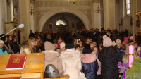  POŚWIĘCENIE MEDALIKÓW DZIECIOM PIERWSZOKOMUNIJNYM 
