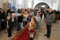 OFIAROWANIE PAŃSKIE-POŚWIĘCENIE ŚWIEC DZIECIOM PIERWSZOKOMUNIJNYM 